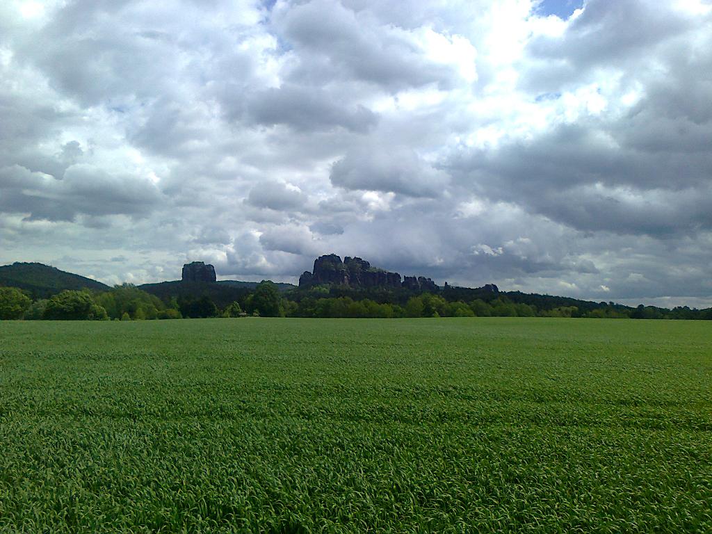 Blick von Ostrau zum felsen. Jéňa