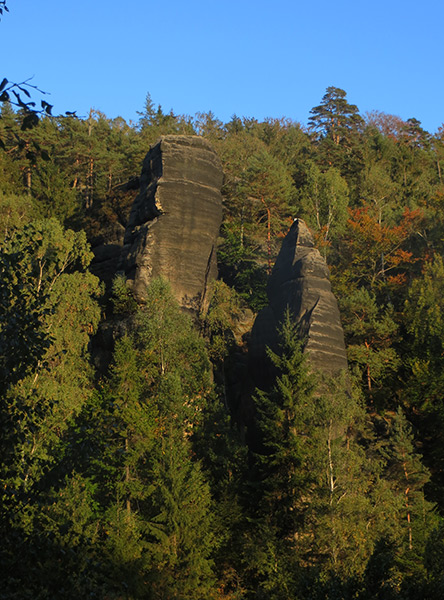 Blick auf Wurzelturm und Wurzelnadel