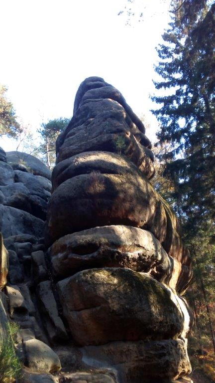 Ein kleiner und wenig bedeutender Gipfel.