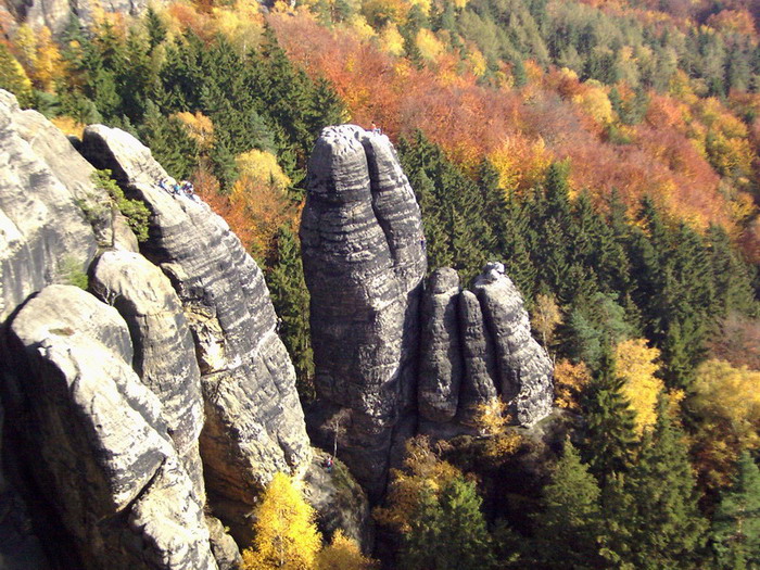 Blick vom "Mädel" zu "Jungfer" und "Eunuch"